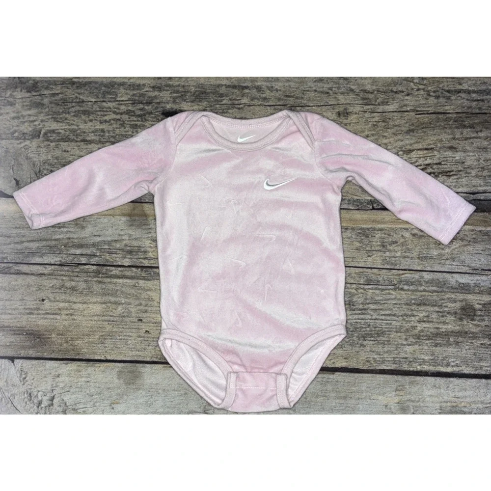 Nike Baby 9M Pink Velour 2-Piece Set Long Sleeve Bodysuit & Pants Snap